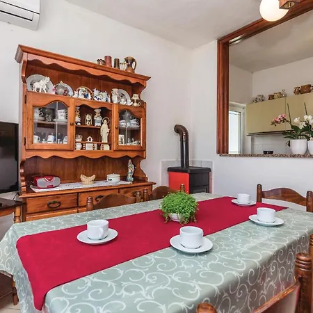 3 Bedroom Gorgeous In Holiday home