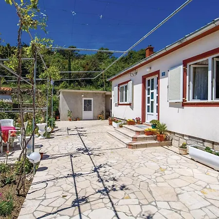 3 Bedroom Gorgeous In Holiday home Kampor