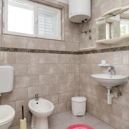 3 Bedroom Gorgeous In Holiday home *