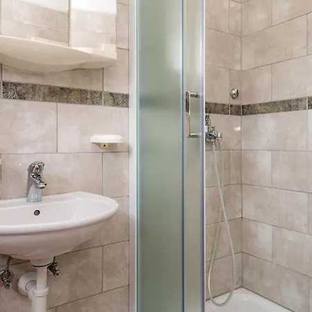 Holiday home 3 Bedroom Gorgeous In Kampor