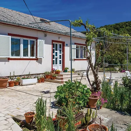 3 Bedroom Gorgeous In Holiday home *