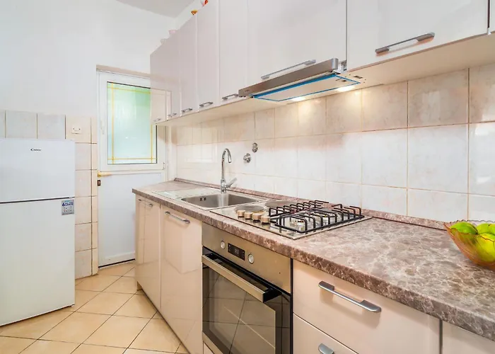 3 Bedroom Gorgeous In Hébergement de vacances Kampor
