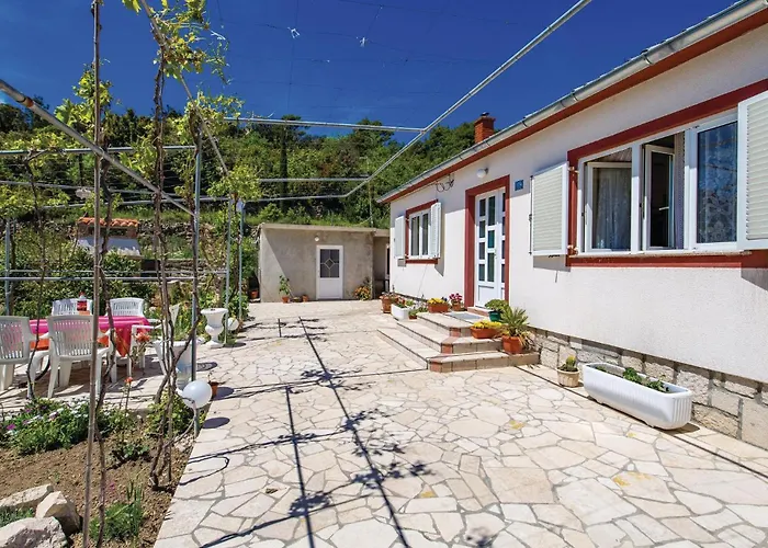 3 Bedroom Gorgeous In Hébergement de vacances Kampor